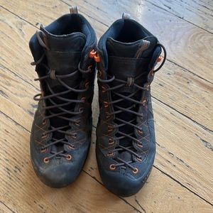 Men’s La Sportiva Hyper Mid GTX 13 / 47 Approach Boots - Excellent Condition